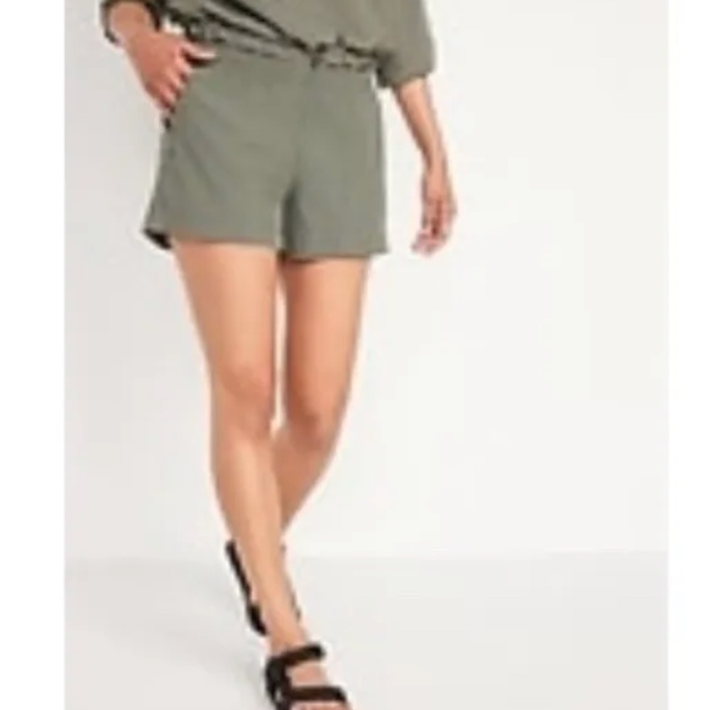 Old Navy StretchTech High Rise shorts Stone wall, 3xl tall